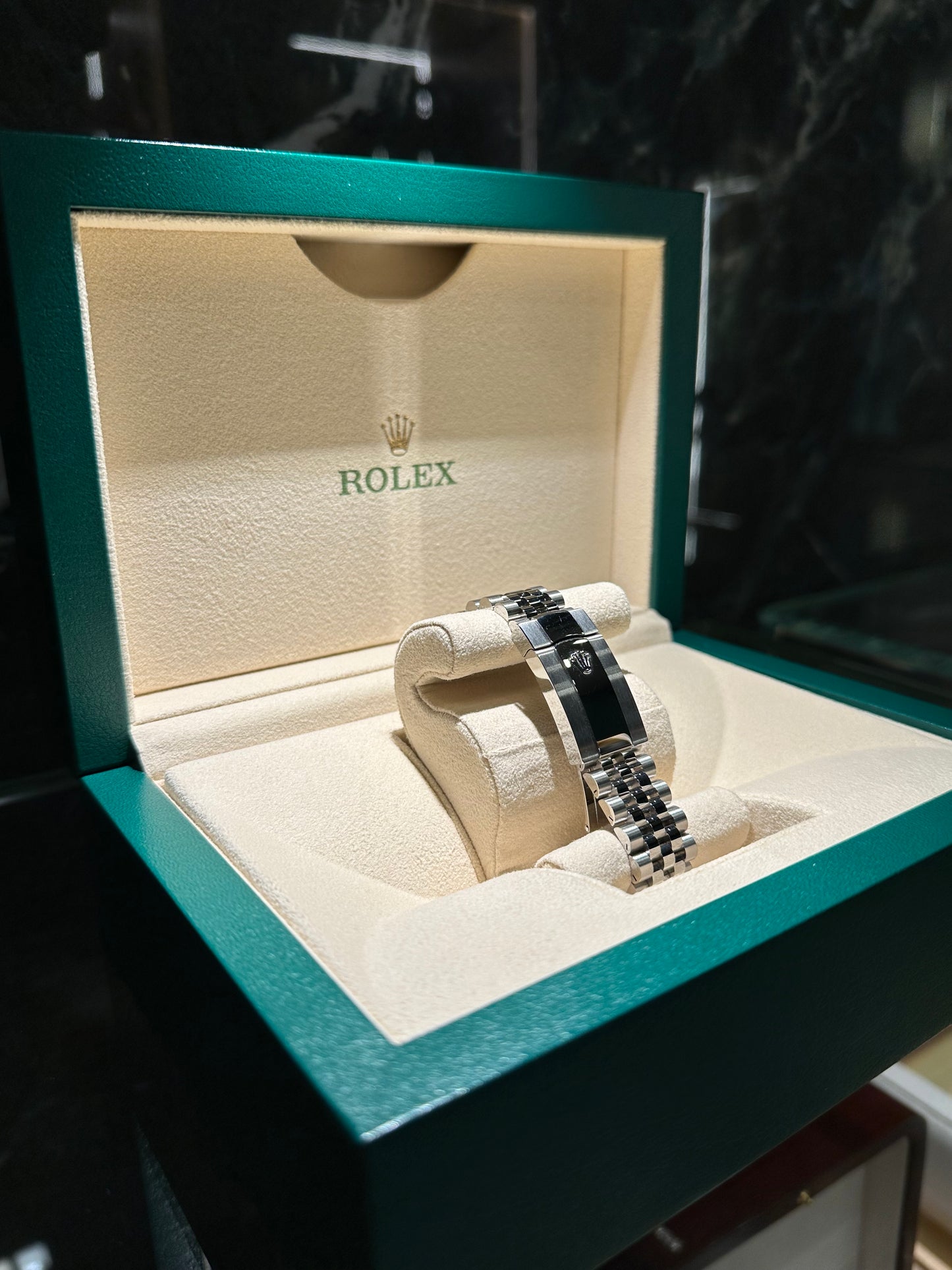 ๐๐๐๐๐ ๐๐๐ญ๐๐ฃ๐ฎ๐ฌ๐ญ ๐๐ PALM DIAL