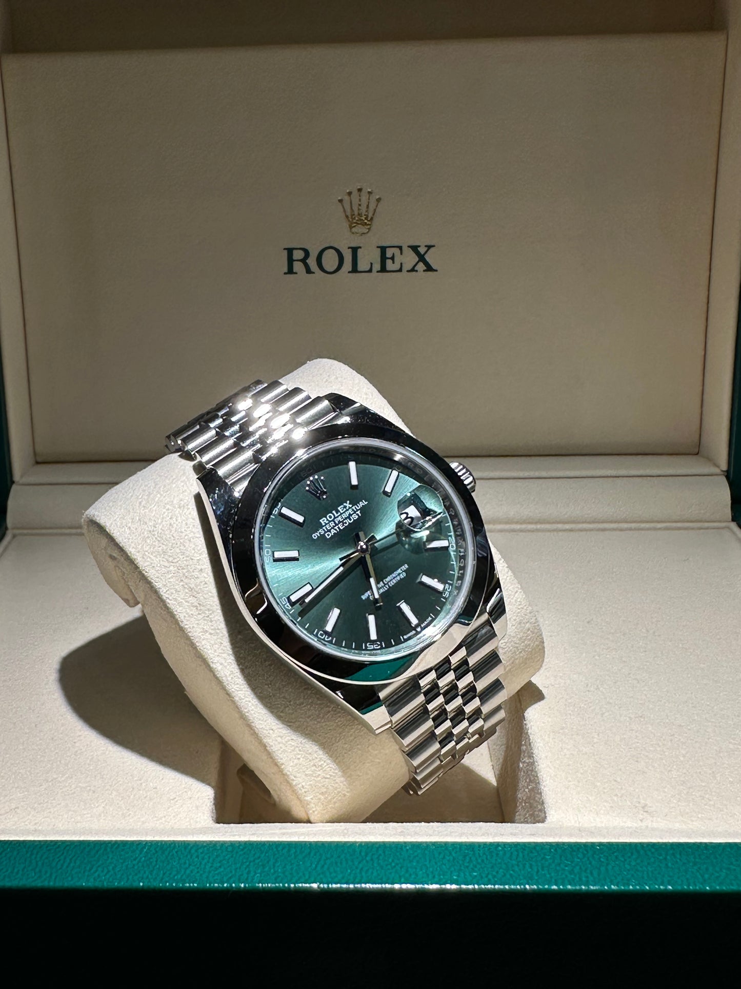 ROLEX DATEJUST 41mm REF. 126300 VERDE MENTA JUBILEE NUOVO