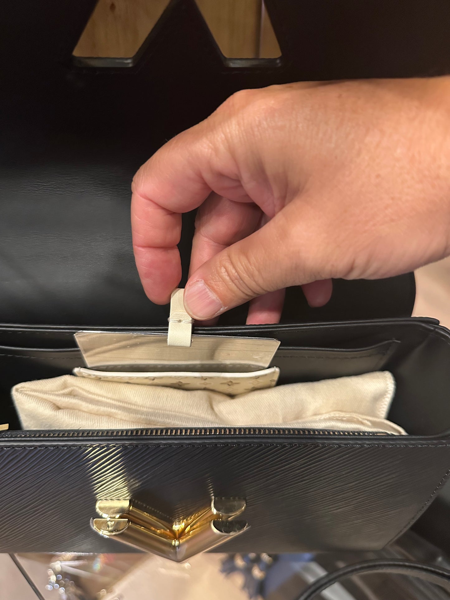 BORSA LOUIS VUITTON TWIST MM NUOVA FULL SET PELLICOLATA