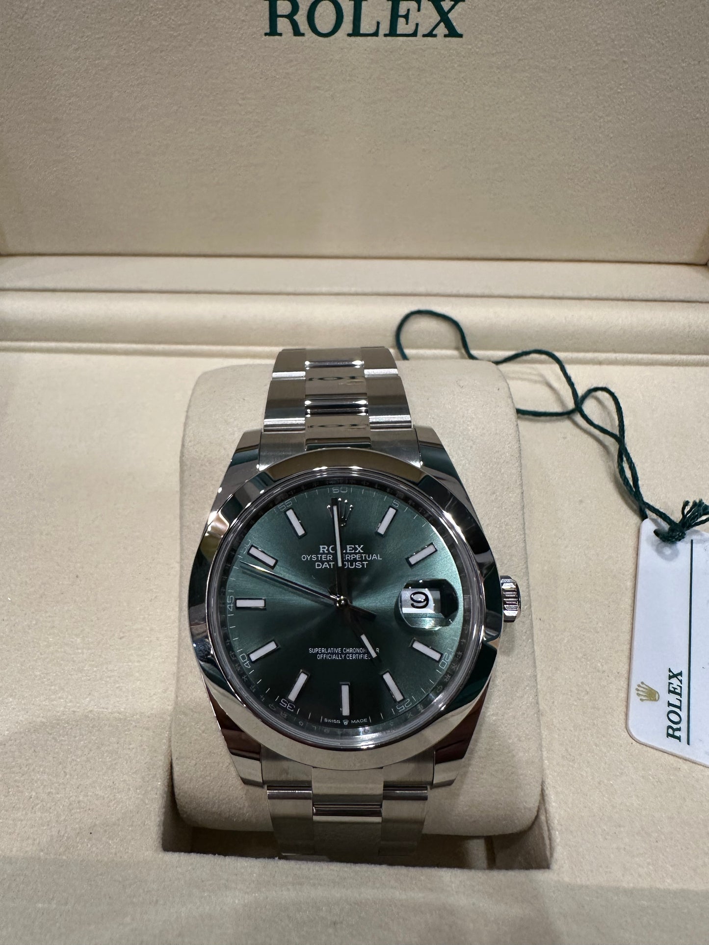 ROLEX DATEJUST 41mm REF. 126300 VERDE MENTA  NUOVO