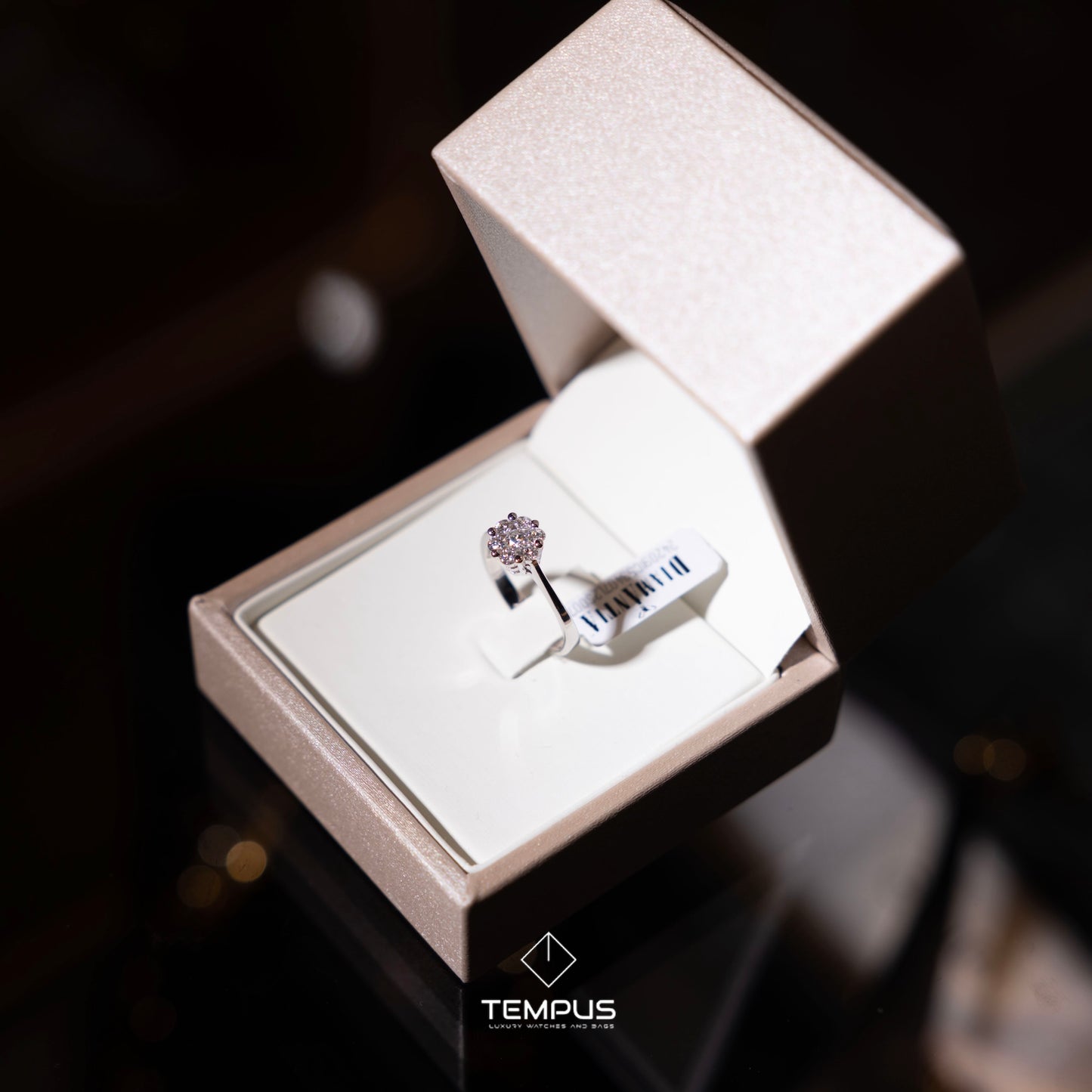 ANELLO DIAMANTIA 6 DIAMANTI NATURALI E ORO BIANCO (MOD. SOLITARIO)
